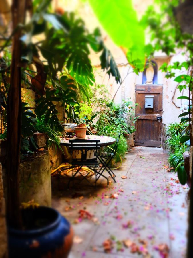 Homestay Maison D'almes Adissan